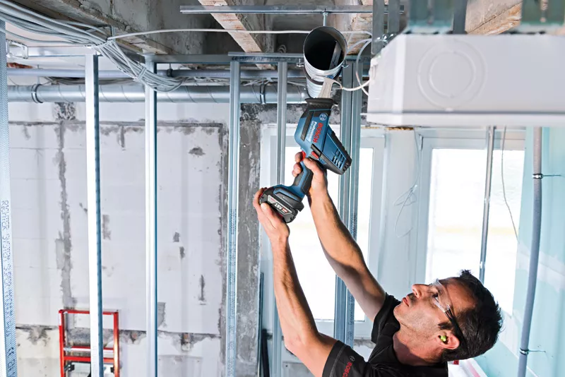 Scie sabre sans fil GSA 18 V-LI C Professional